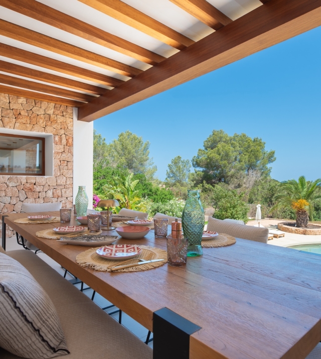 Resa Estates finca Can Floral Ibiza sale koop exterior table.jpg